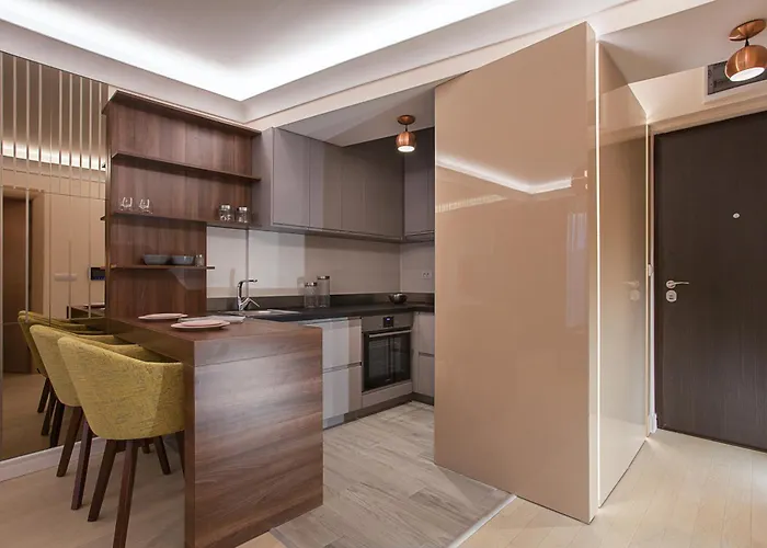 Gm Skyview Luxury Flatiron * スコピエ